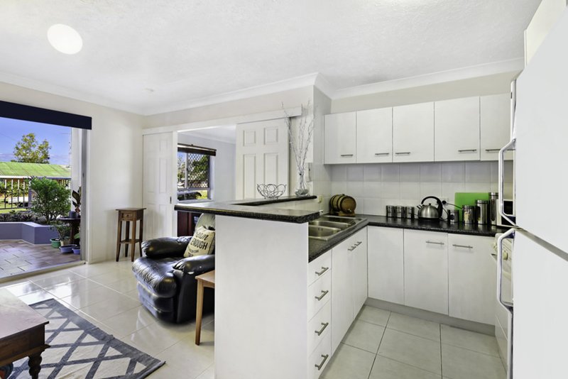 Photo - 19/11-19 Taylor Street, Biggera Waters QLD 4216 - Image 2