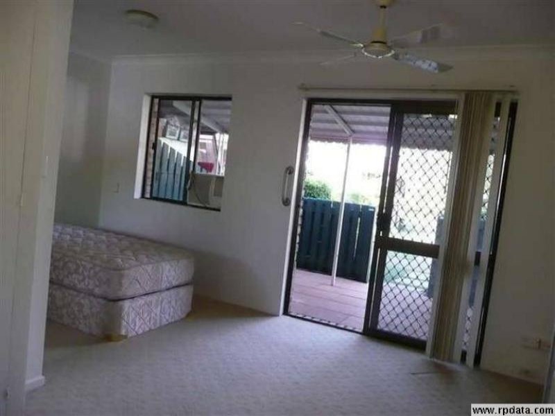 Photo - 19/15 Carmichael Court, Wynnum QLD 4178 - Image 4