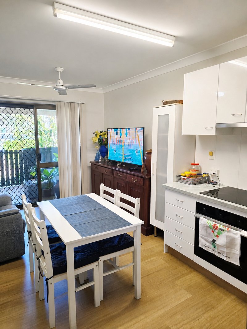 Photo - 19/15 Carmichael Court, Wynnum West QLD 4178 - Image 2