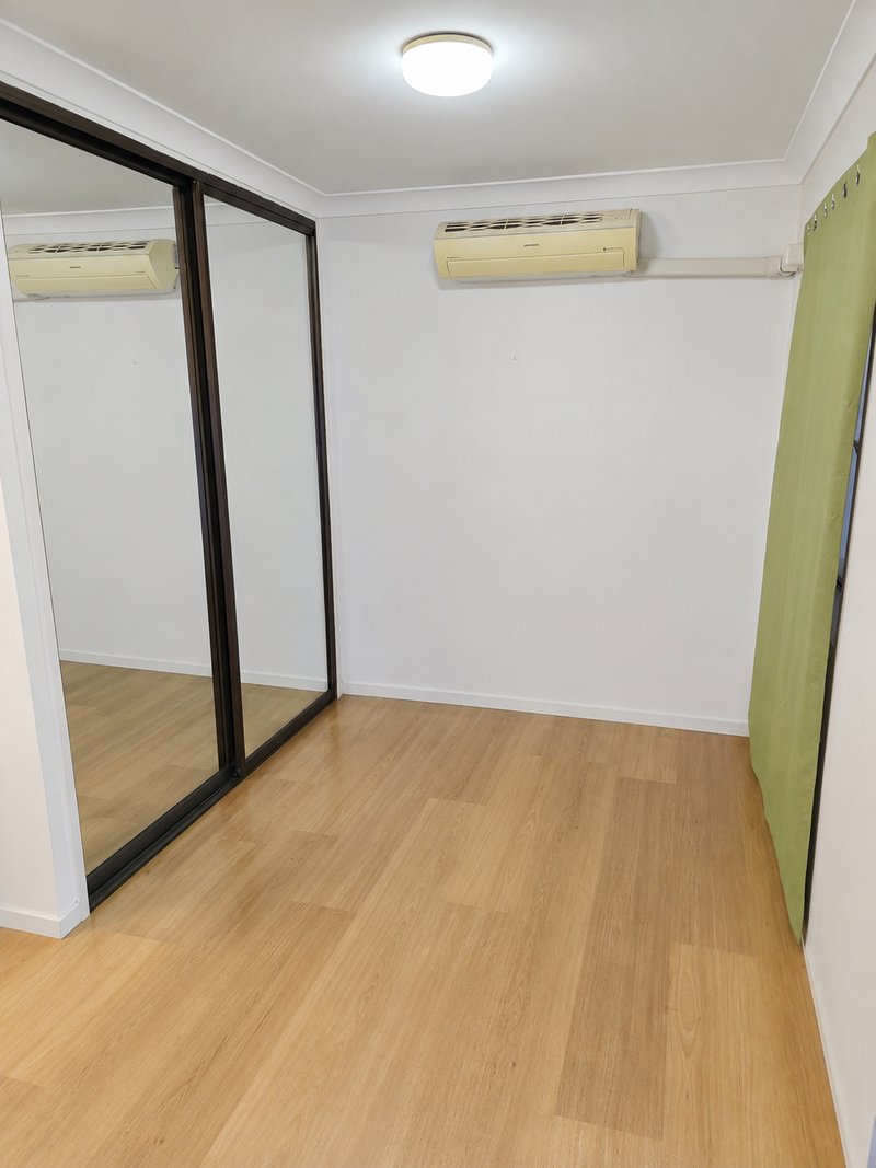 Photo - 19/15 Carmichael Court, Wynnum West QLD 4178 - Image 3