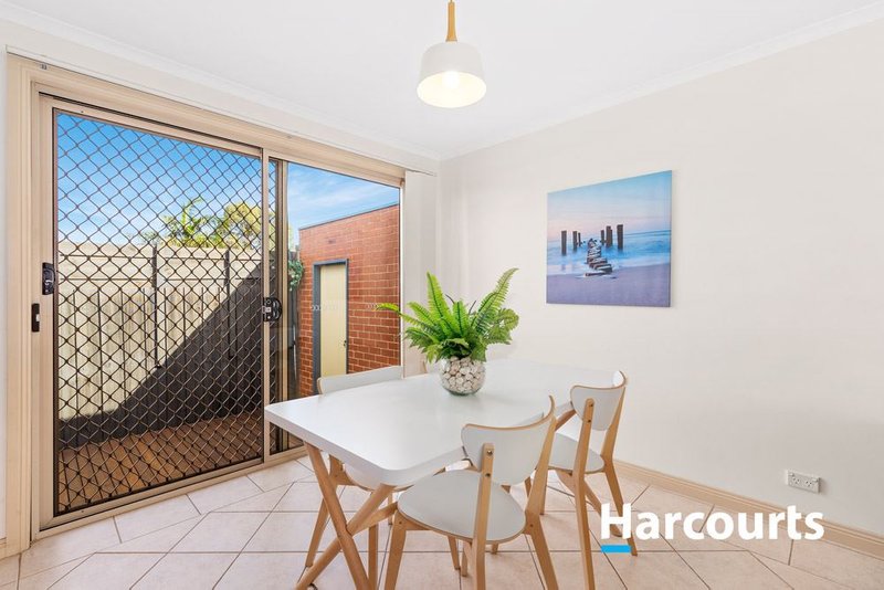 Photo - 19/15 Lewis Road, Wantirna South VIC 3152 - Image 3