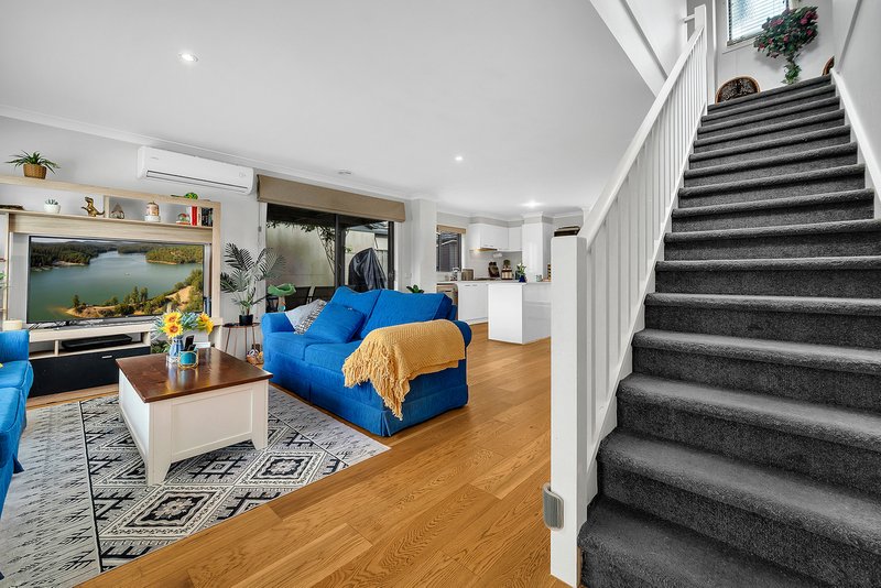 Photo - 19/17 Golden Elm Way, Lyndhurst VIC 3975 - Image 6