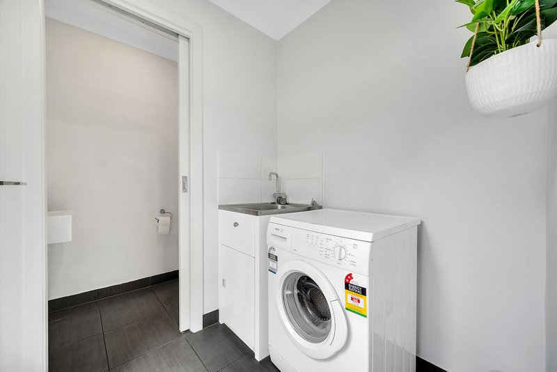 Photo - 19/17 Golden Elm Way, Lyndhurst VIC 3975 - Image 11