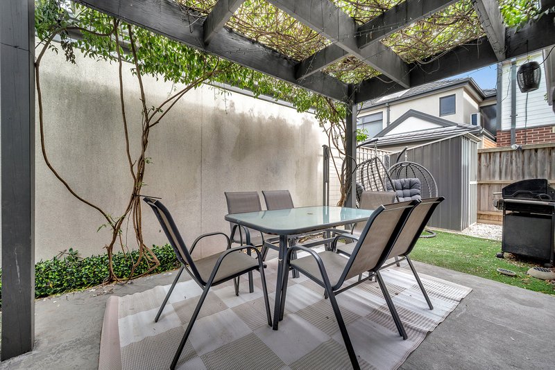 Photo - 19/17 Golden Elm Way, Lyndhurst VIC 3975 - Image 12