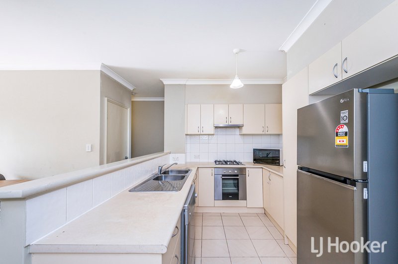 Photo - 19/17 Southdown Place, Thornlie WA 6108 - Image 2