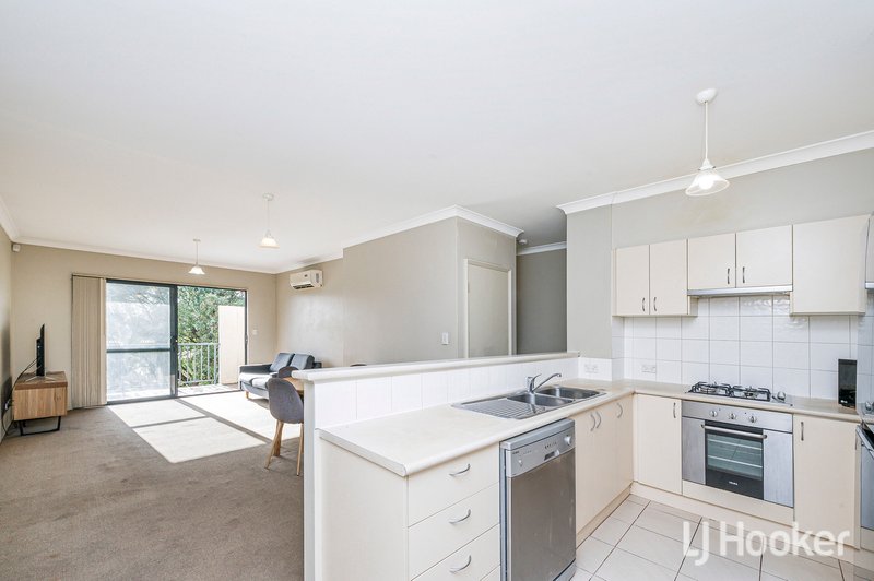 Photo - 19/17 Southdown Place, Thornlie WA 6108 - Image 3