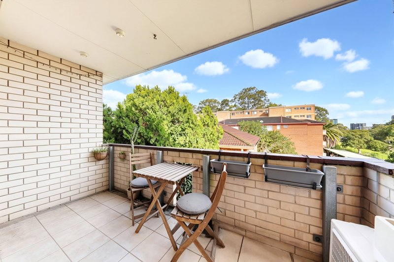 Photo - 19/18-18A Meadow Crescent, Meadowbank NSW 2114 - Image 3