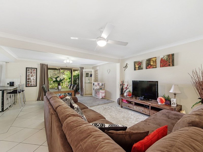 Photo - 19/2 Cassowary Drive, Burleigh Waters QLD 4220 - Image 2