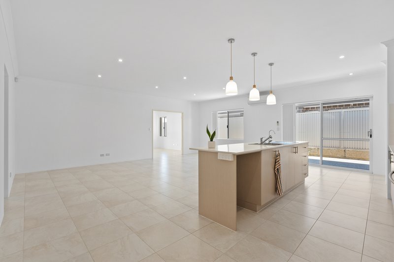 Photo - 192 Clyde Avenue, Baldivis WA 6171 - Image 13