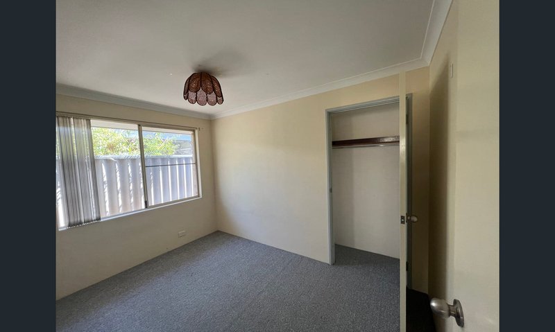 Photo - 192 Currie Street, Warnbro WA 6169 - Image 5