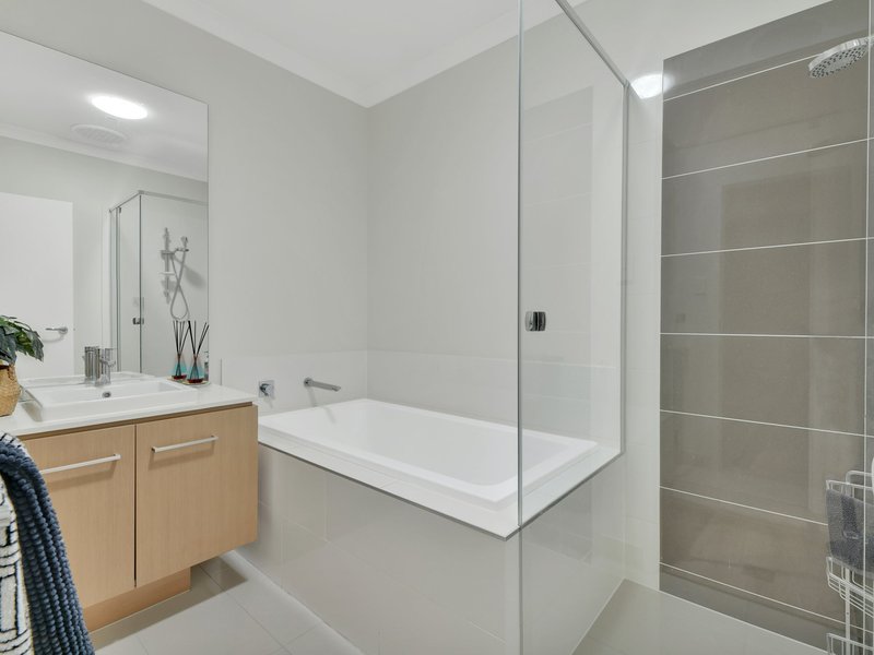 Photo - 192 Darlington Drive, Yarrabilba QLD 4207 - Image 8