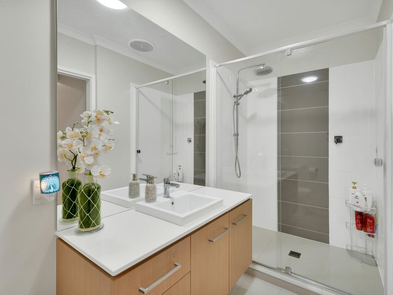 Photo - 192 Darlington Drive, Yarrabilba QLD 4207 - Image 10