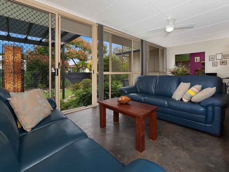 Photo - 192 Graceville Avenue, Graceville QLD 4075 - Image 9