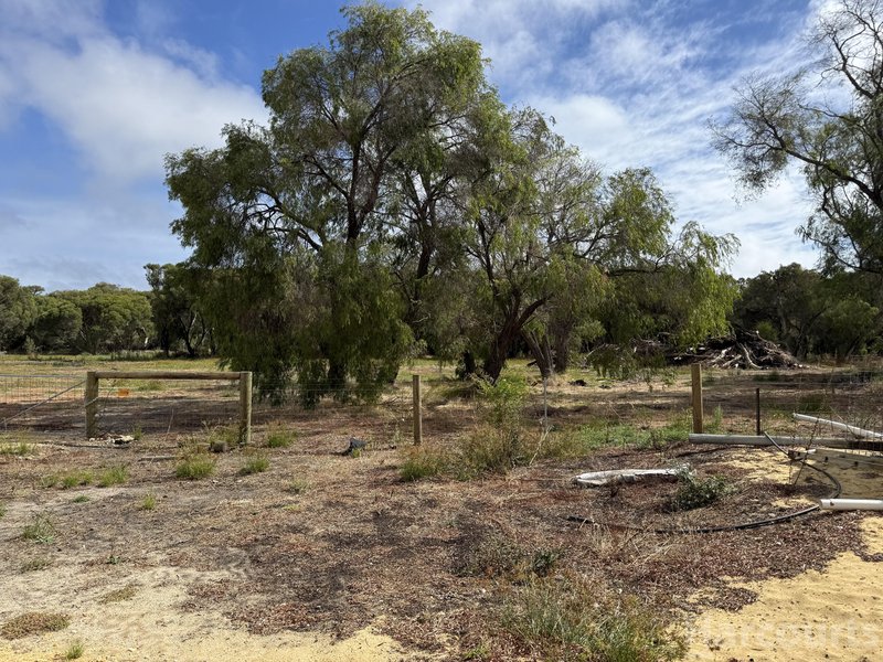 Photo - 192 Newnham Road, Lake Clifton WA 6215 - Image 16