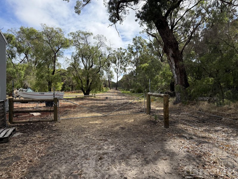 Photo - 192 Newnham Road, Lake Clifton WA 6215 - Image 23