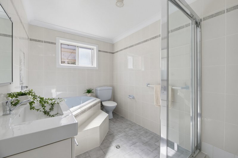 Photo - 192 Noble Avenue, Greenacre NSW 2190 - Image 7