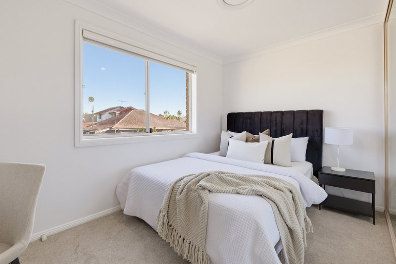 Photo - 192 Noble Avenue, Greenacre NSW 2190 - Image 9