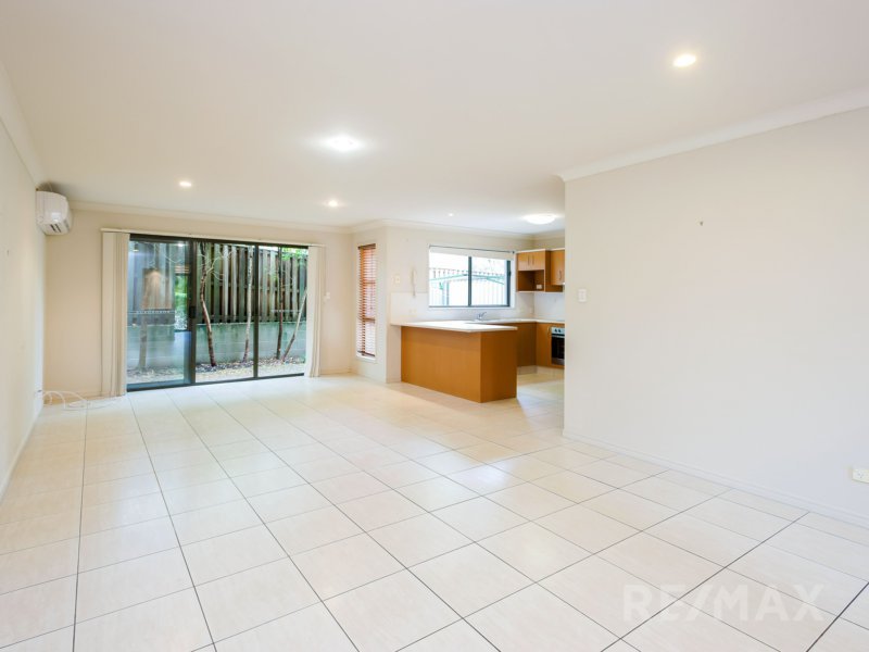 Photo - 19/2 North Shore Avenue, Varsity Lakes QLD 4227 - Image 2