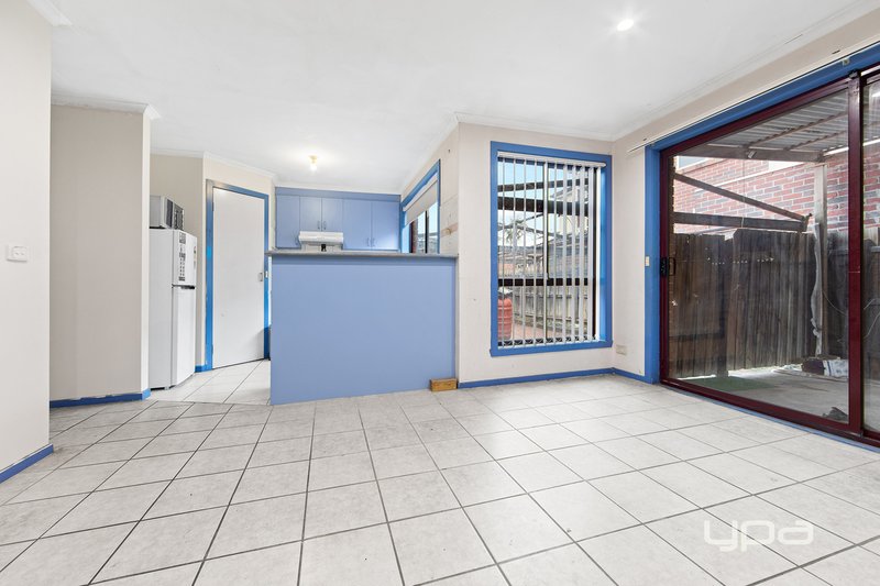 Photo - 1/92 Robinsons Road, Deer Park VIC 3023 - Image 3