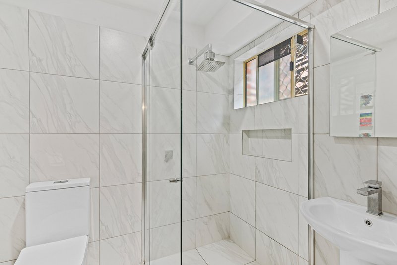 Photo - 19/2 Simpsons Road, Currumbin Waters QLD 4223 - Image 13