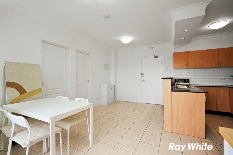 Photo - 19/20-22 Clifton Street, Blacktown NSW 2148 - Image 5