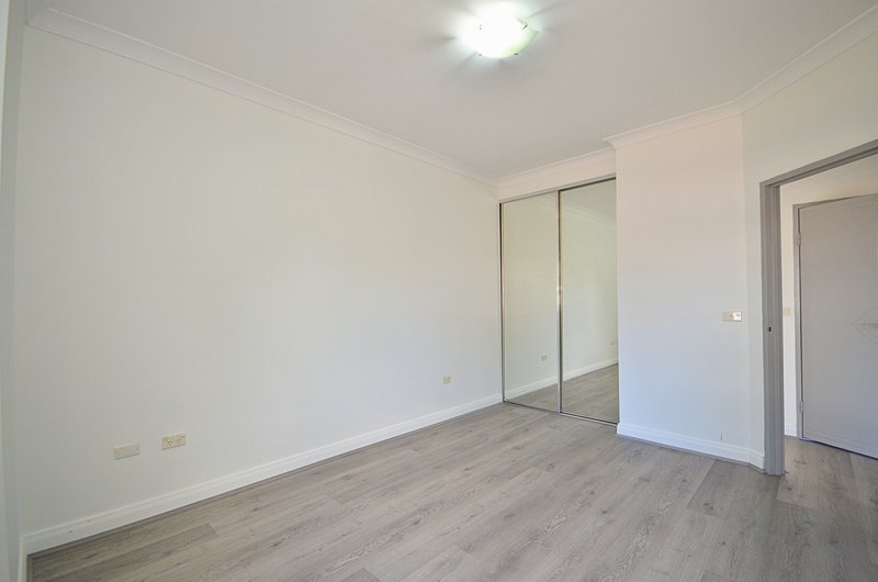 Photo - 19/22-24A Parkside Lane, Westmead NSW 2145 - Image 5