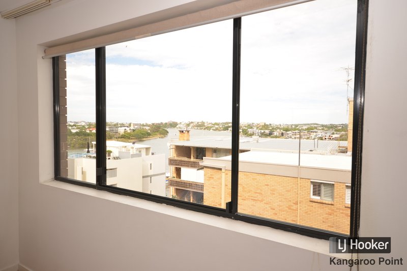 Photo - 19/237 Wellington Road, Kangaroo Point QLD 4169 - Image 4