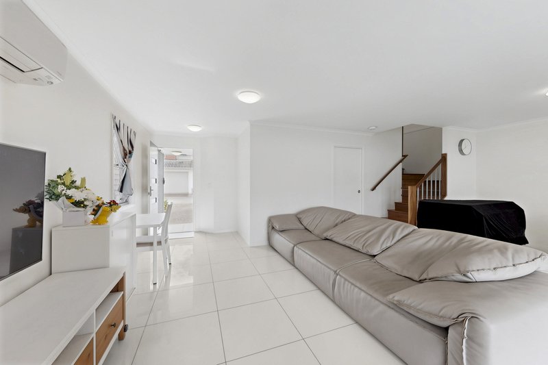 Photo - 19/25 Silkyoak Street, Runcorn QLD 4113 - Image 4
