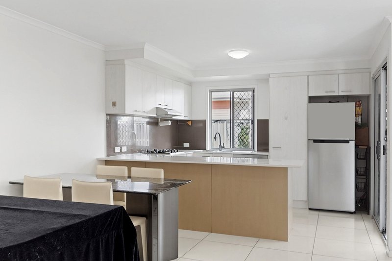 Photo - 19/25 Silkyoak Street, Runcorn QLD 4113 - Image 6