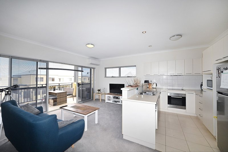 Photo - 19/291 Ocean Keys Boulevard, Clarkson WA 6030 - Image 6