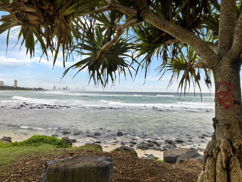 Photo - 19/29A Burleigh Street, Burleigh Heads QLD 4220 - Image 12