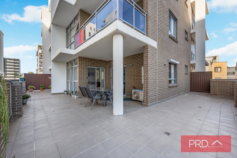 Photo - 19/3-5 Browne Parade, Warwick Farm NSW 2170 - Image 3