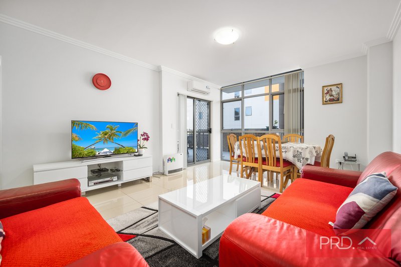 Photo - 19/3-5 Browne Parade, Warwick Farm NSW 2170 - Image 8