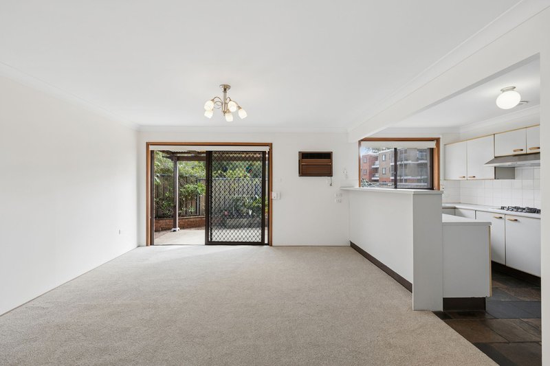 Photo - 1/93 Bridge Road, Westmead NSW 2145 - Image 6