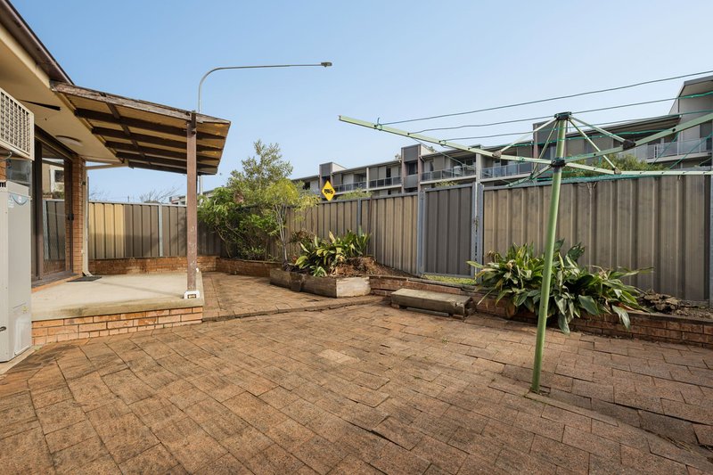 Photo - 1/93 Bridge Road, Westmead NSW 2145 - Image 10