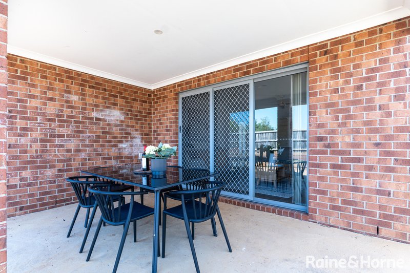 Photo - 193 James Melrose Drive, Brookfield VIC 3338 - Image 15