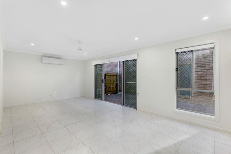 Photo - 1/93 Lamington Drive, Redbank Plains QLD 4301 - Image 4