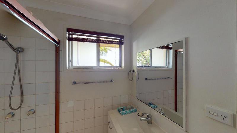 Photo - 1/93 Tahiti Avenue, Palm Beach QLD 4221 - Image 6