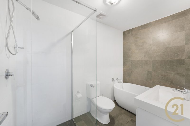 Photo - 19/4-6 Browne Parade, Warwick Farm NSW 2170 - Image 8