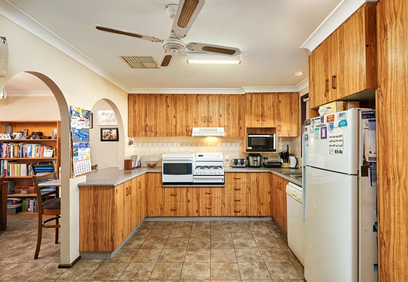 Photo - 194 Ashmont Avenue, Ashmont NSW 2650 - Image 2