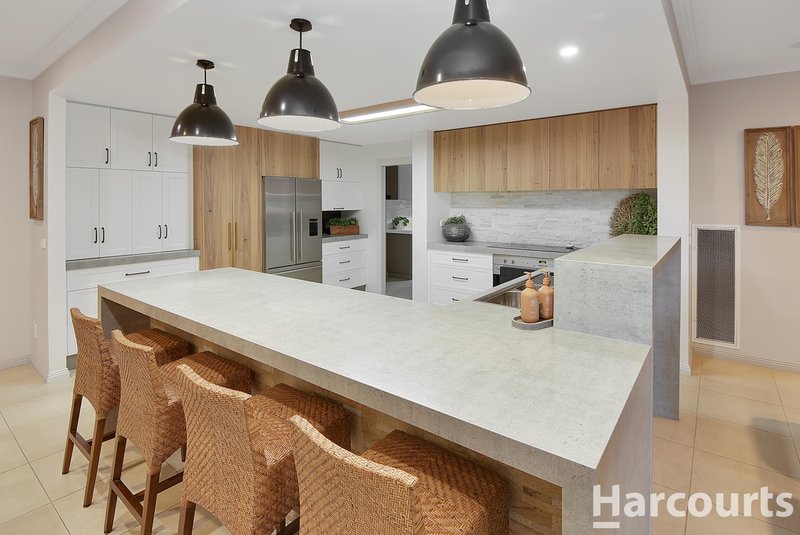 Photo - 194 Barnes Boulevard, Horsham VIC 3400 - Image 3