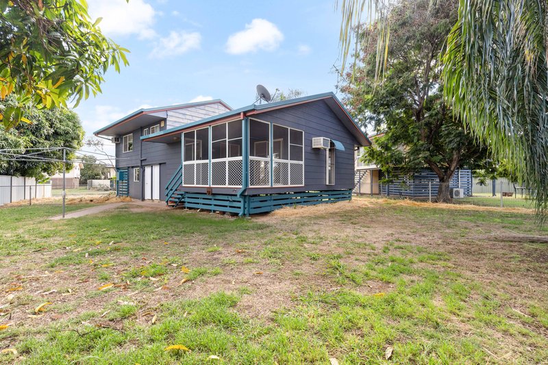 Photo - 194 Borilla Street, Emerald QLD 4720 - Image 18