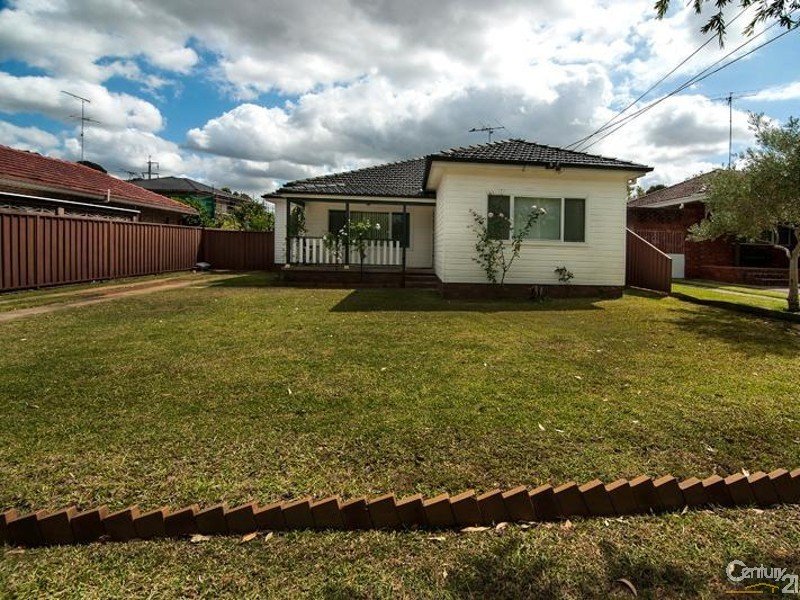 194 Bransgrove Road, Panania NSW 2213