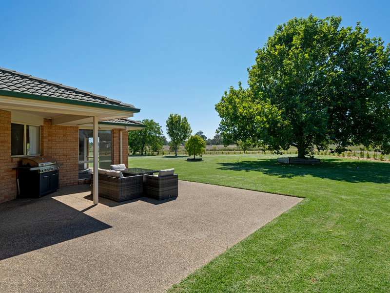 Photo - 194 Coach Road, Benalla VIC 3672 - Image 11