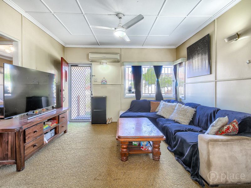 Photo - 194 Cracknell Road, Tarragindi QLD 4121 - Image 4