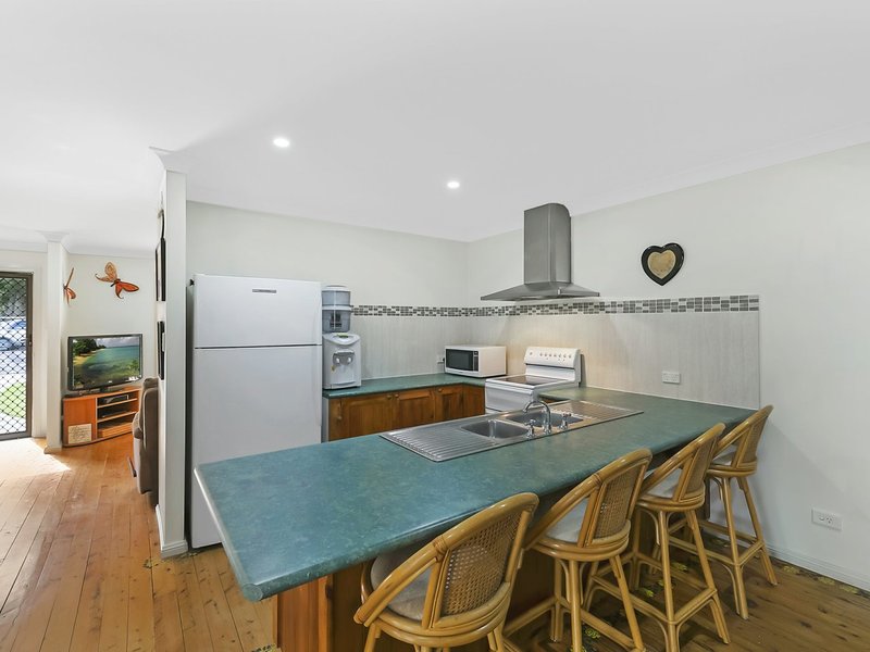 Photo - 194 Elizabeth Bay Drive, Lake Munmorah NSW 2259 - Image 5