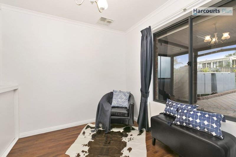 Photo - 194 Perry Barr Road, Hallett Cove SA 5158 - Image 9