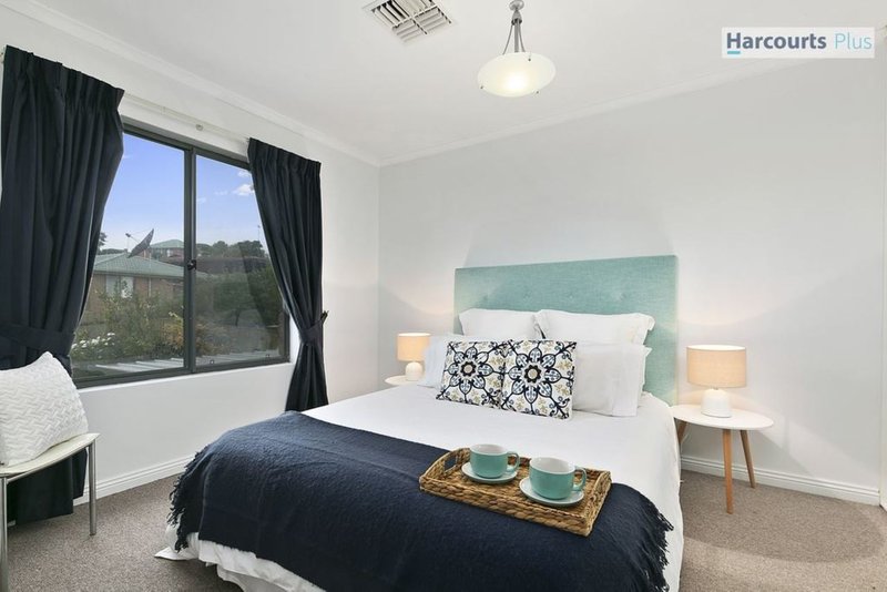 Photo - 194 Perry Barr Road, Hallett Cove SA 5158 - Image 20