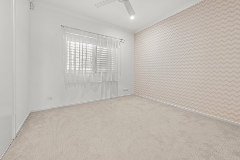 Photo - 194 Simpsons Road, Bardon QLD 4065 - Image 15