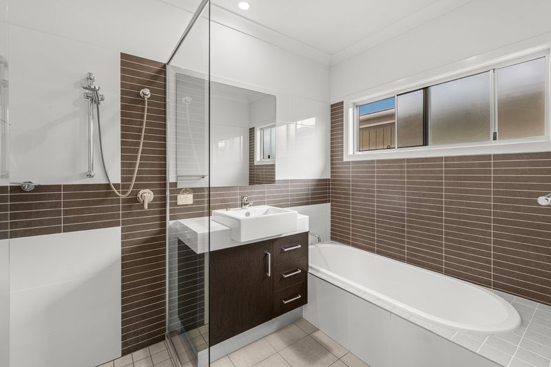 Photo - 194 Simpsons Road, Bardon QLD 4065 - Image 17